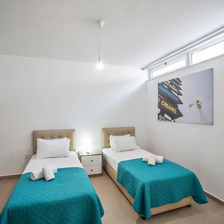 Schoene, Topmoderne Ferienvilla Auf Zypern * Πρωταράς